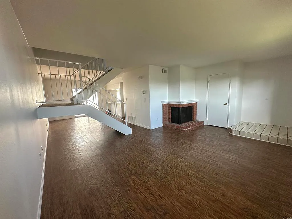 3 bed, 1344 sqft, $5,450 — Photo 3
