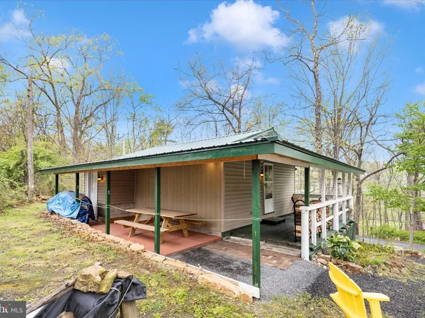 915 Center Square Rd, Blain, PA 17006