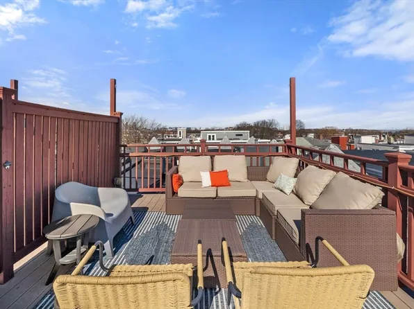 29 Mount Vernon St #3, Boston, MA 02125