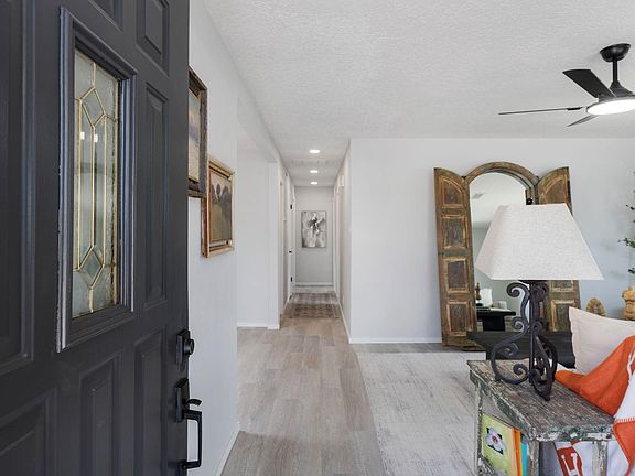 5th image of 10408 Woodland Ave NE