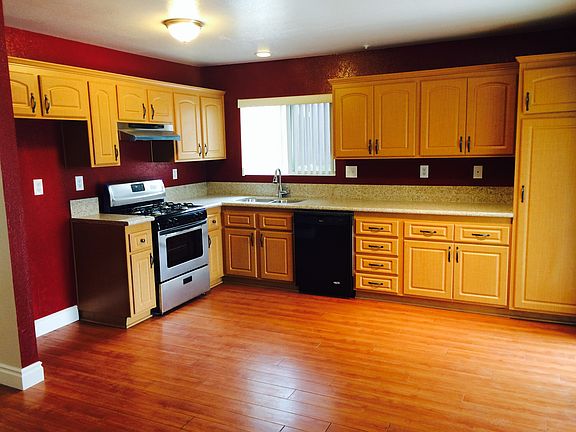 4th image of 21297 Shakespeare Ct