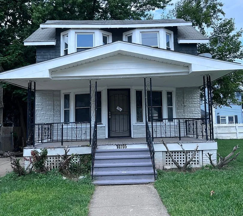 10705 Greenlawn Ave