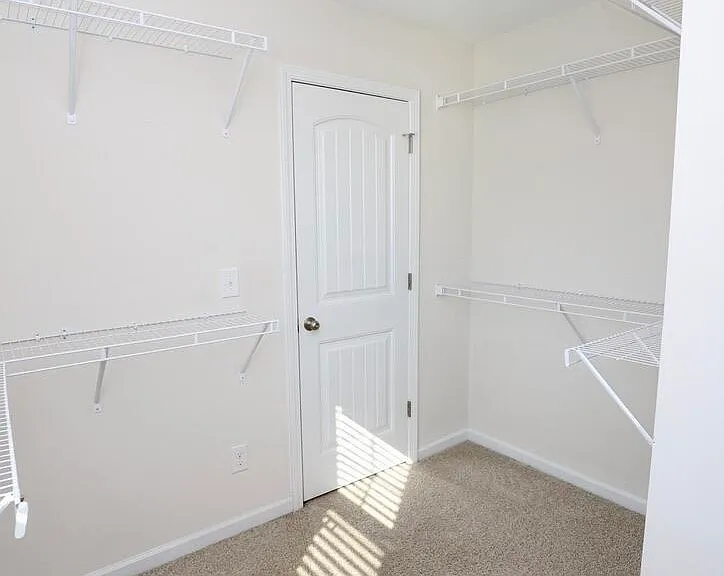 2943 Old Field Rd — Photo 59