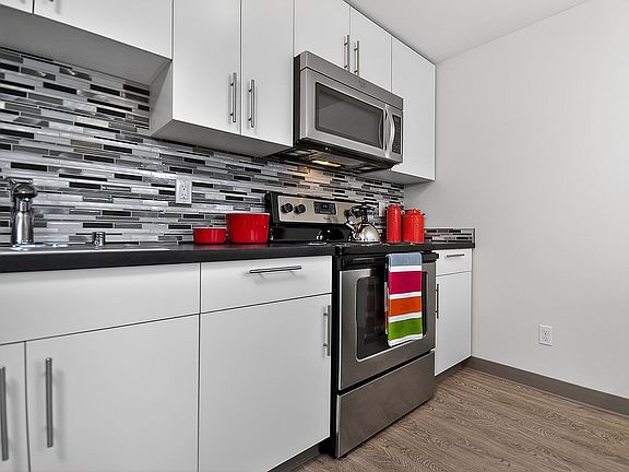 5th image of 1123 N 92nd St #4
