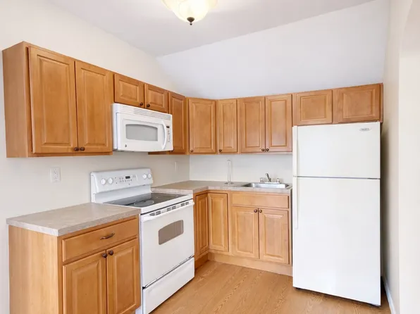 167 Middle Rd APT 1, Sayville, NY 11782