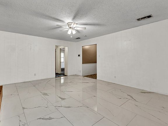 4th image of 1709 E 52nd St