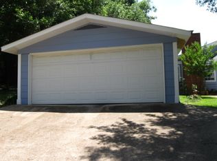 313 W Beech St, Philadelphia, MS 39350