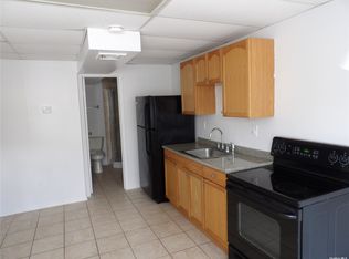 139 Raynor Rd, Ridge, NY 11961