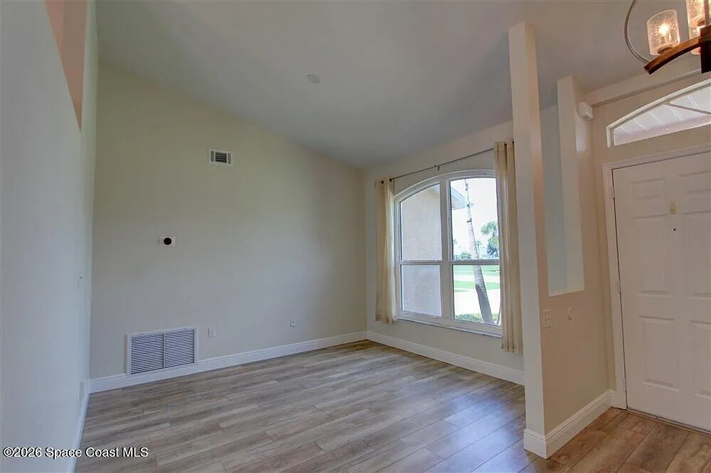 3 bed, 2.0 bath, 1658 sqft, $3,000 — Photo 4