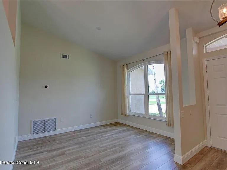 1899 Crane Creek Blvd — Photo 4