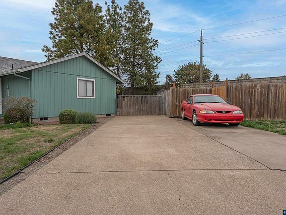 2nd image of 1285 Laurelhurst Dr