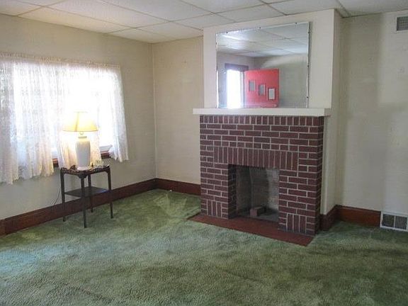 2nd image of 620 Spruce St