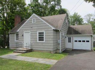 8 Rochambeau Ave, Ridgefield, CT 06877