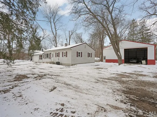 9614 Holdener Pl, Fairview Heights, IL 62208