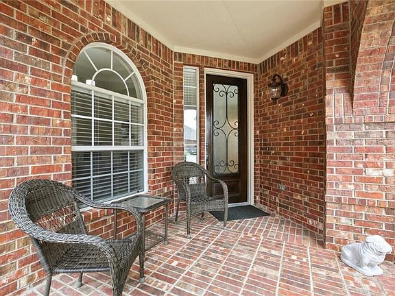 Cozy front porch!
