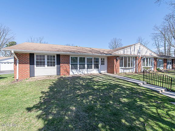 2nd image of 970A Argyll Circle #A