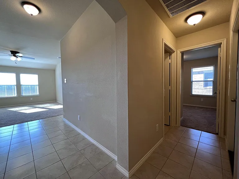319 Plum Dr — Photo 9