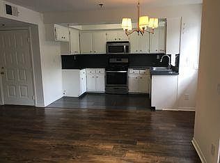 5th image of 1205 S Shenandoah St APT 101