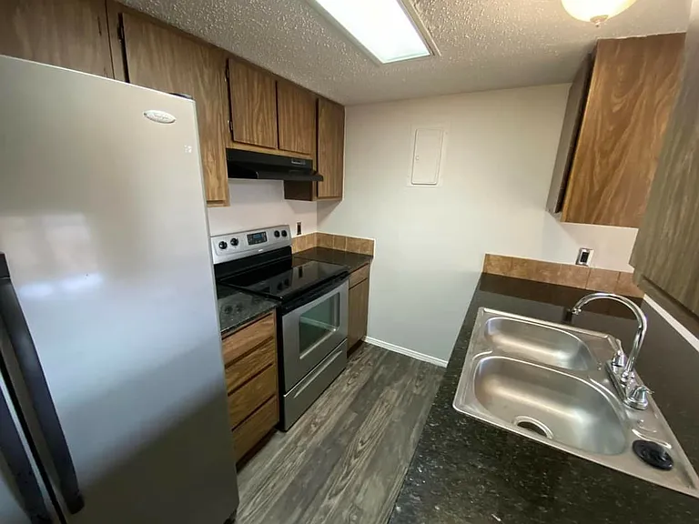 Ashley Oaks Apartments — Photo 16