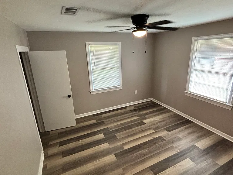 5337 Beechwood Dr — Photo 7