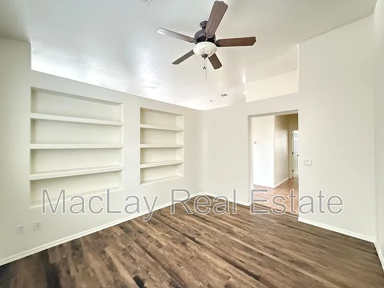 8311 S 23rd Pl — Photo 14