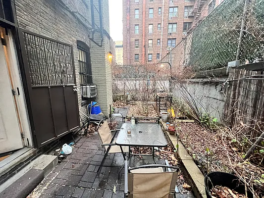 Rented by Mdays Realty | media 21