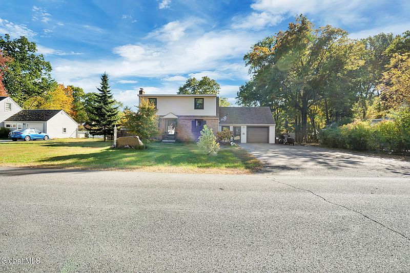 2nd image of 140 Willow Lane