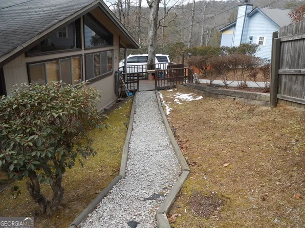 9 Golf Dr, Clayton, GA 30525