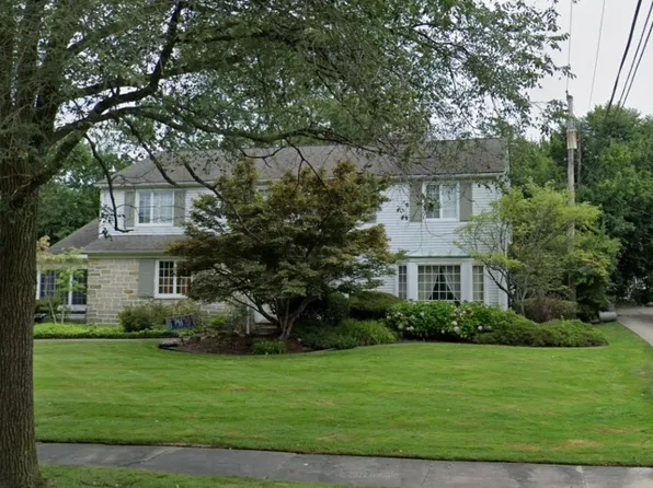 2665 Cranlyn Rd, Shaker Heights, OH 44122
