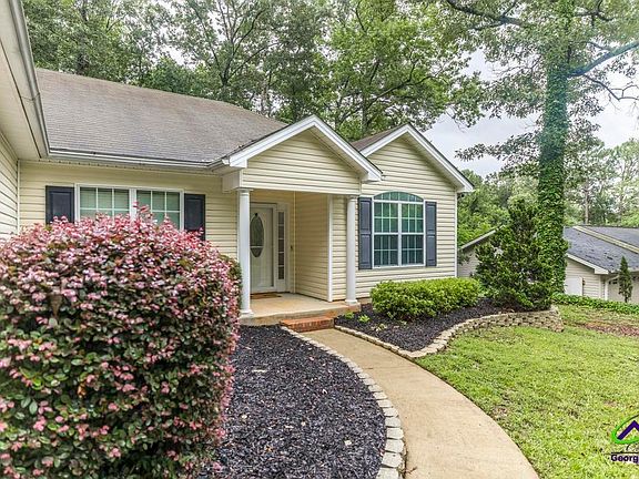 5th image of 100 Crestwood Cir