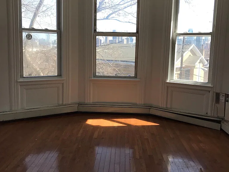 37 Summit Ave #3 — Photo 2