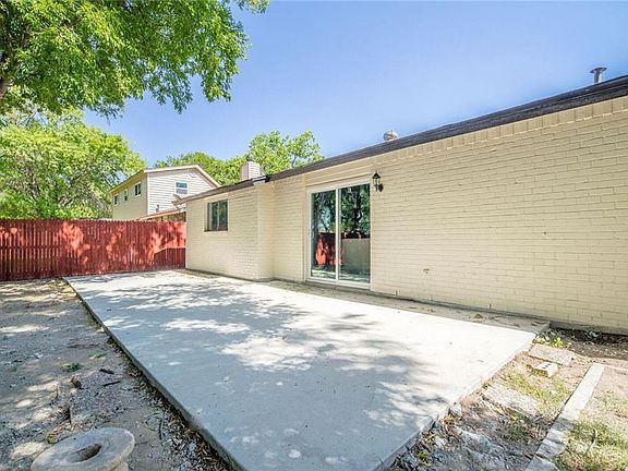 3rd image of 1307 Marlee Ln
