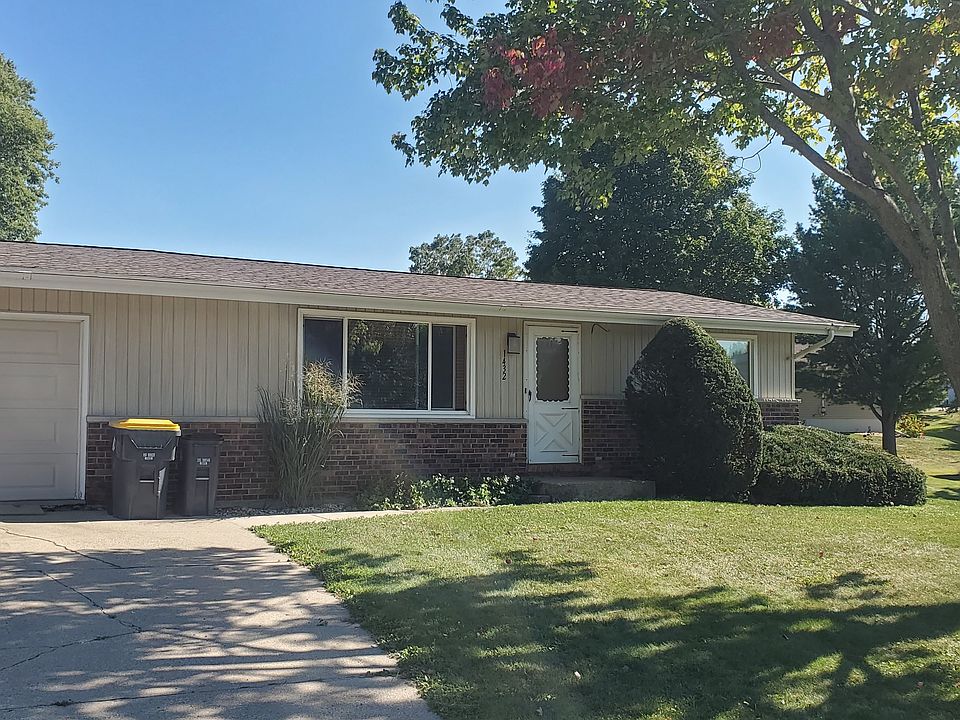 2nd image of 1432 Willow Way