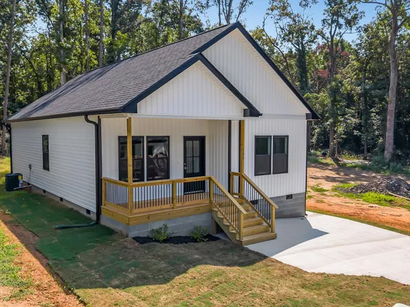 123 Wolf King Way, Woodruff, SC 29388