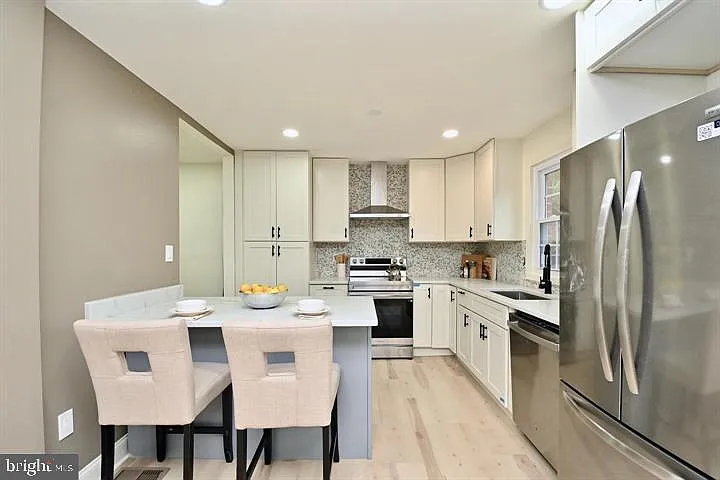 4702 Forestdale Dr — Photo 11