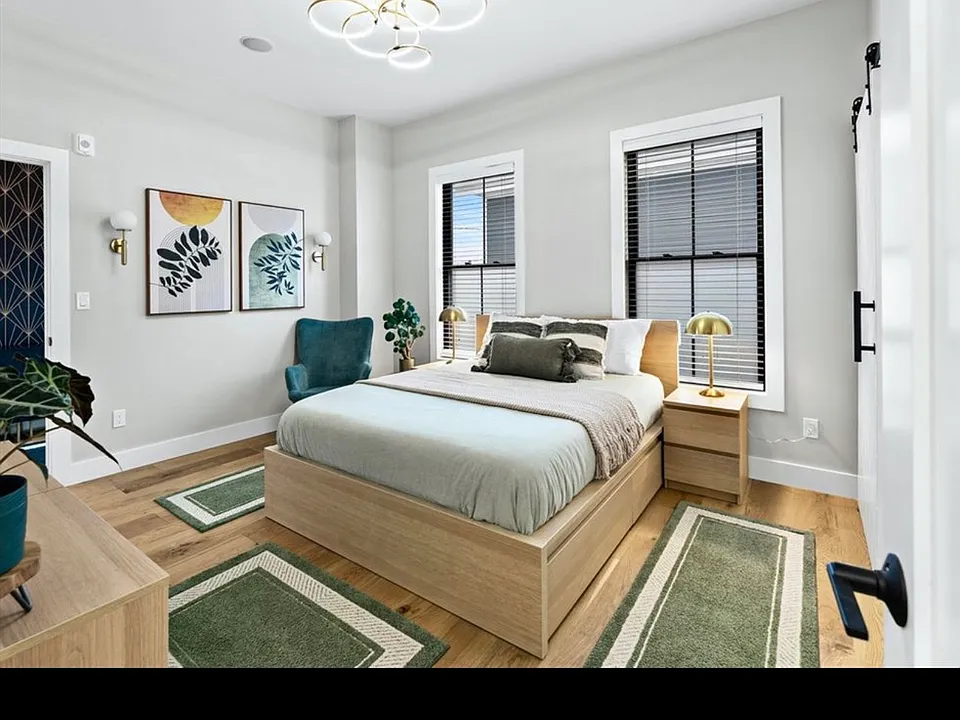 51 Crescent Ave #2