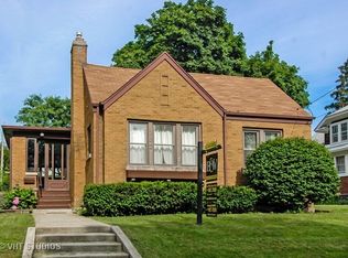332 Elm St, Elgin, IL 60123