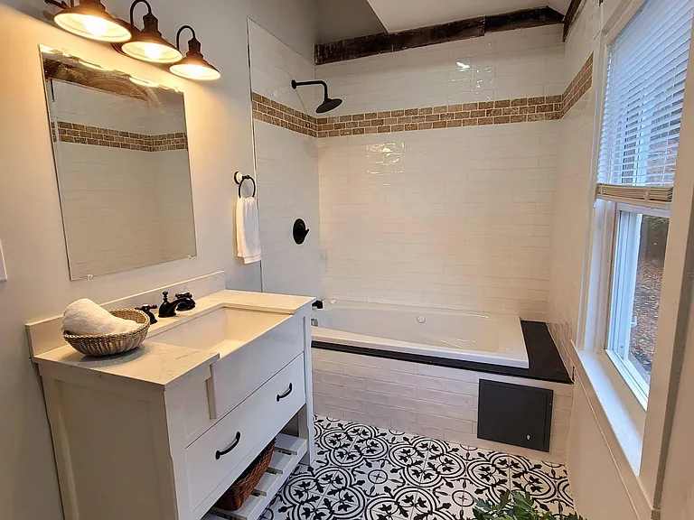 232 N Main St #2R — Photo 8