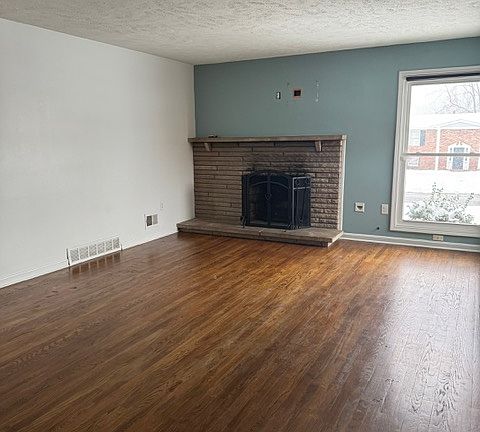 4th image of 7512 Pimlico Dr