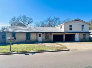620 Logansport St, Center, TX 75935