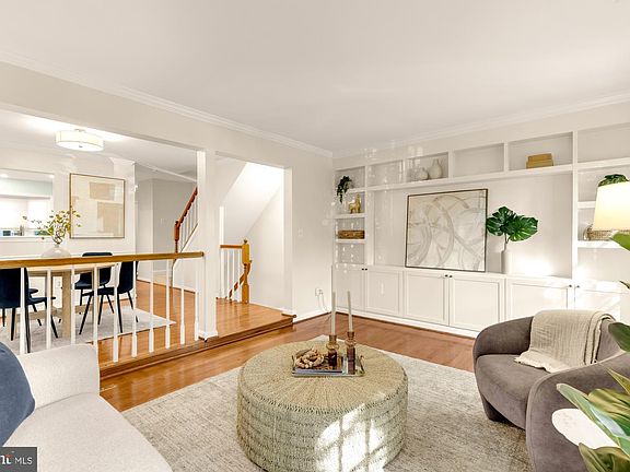 3rd image of 2040 6th St S