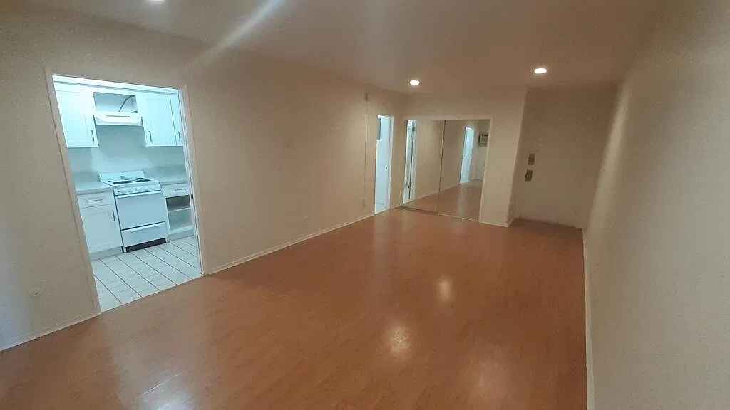 5929 Laurel Canyon Blvd — Photo 1