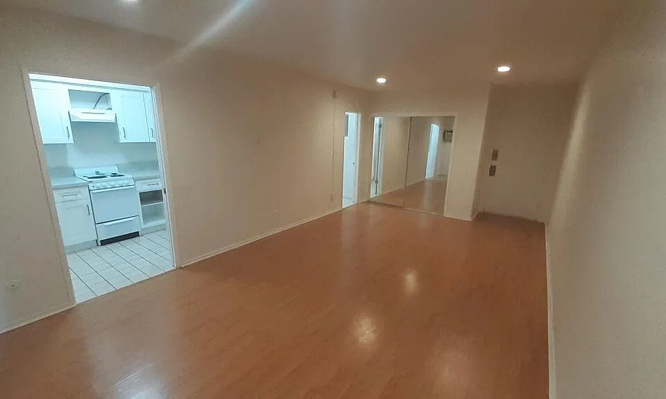 5929 Laurel Canyon Blvd #2