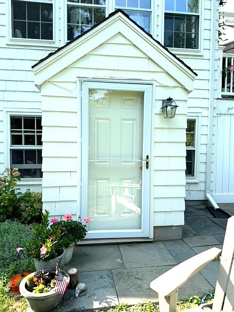 Private rear entry