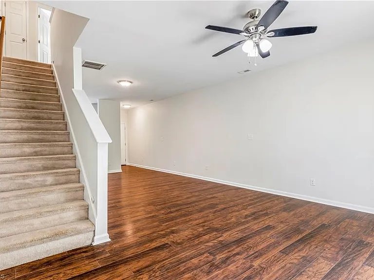 105 Sommerwall Pl — Photo 6