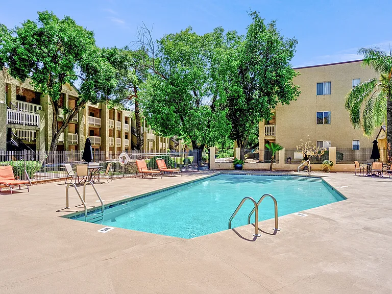 Pavilions at Pantano Apartments — Photo 6