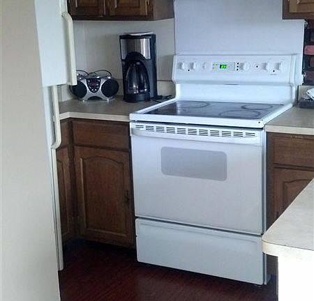 3rd image of 20945 Sherman Ave #10