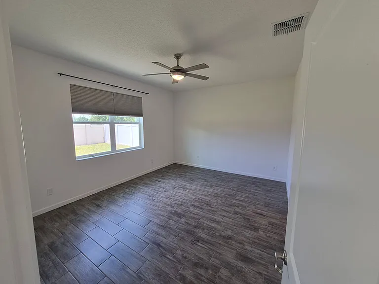 1257 Hendon Loop — Photo 6