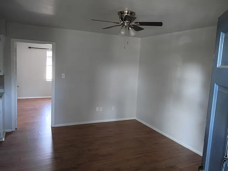 1518 East Ave — Photo 18