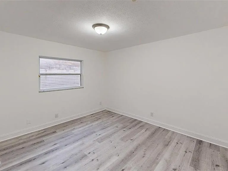 4421 Gandy Cir — Photo 24